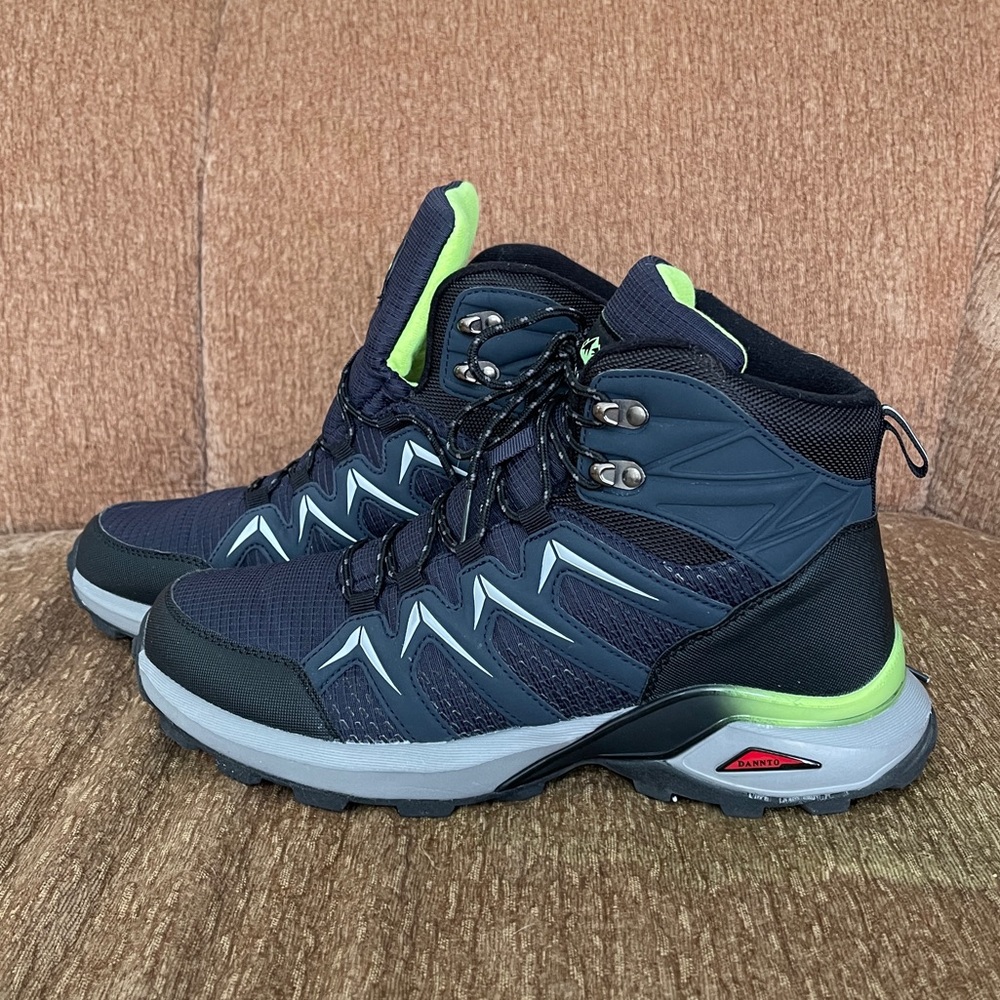 Mens Hiking Boots Size 9